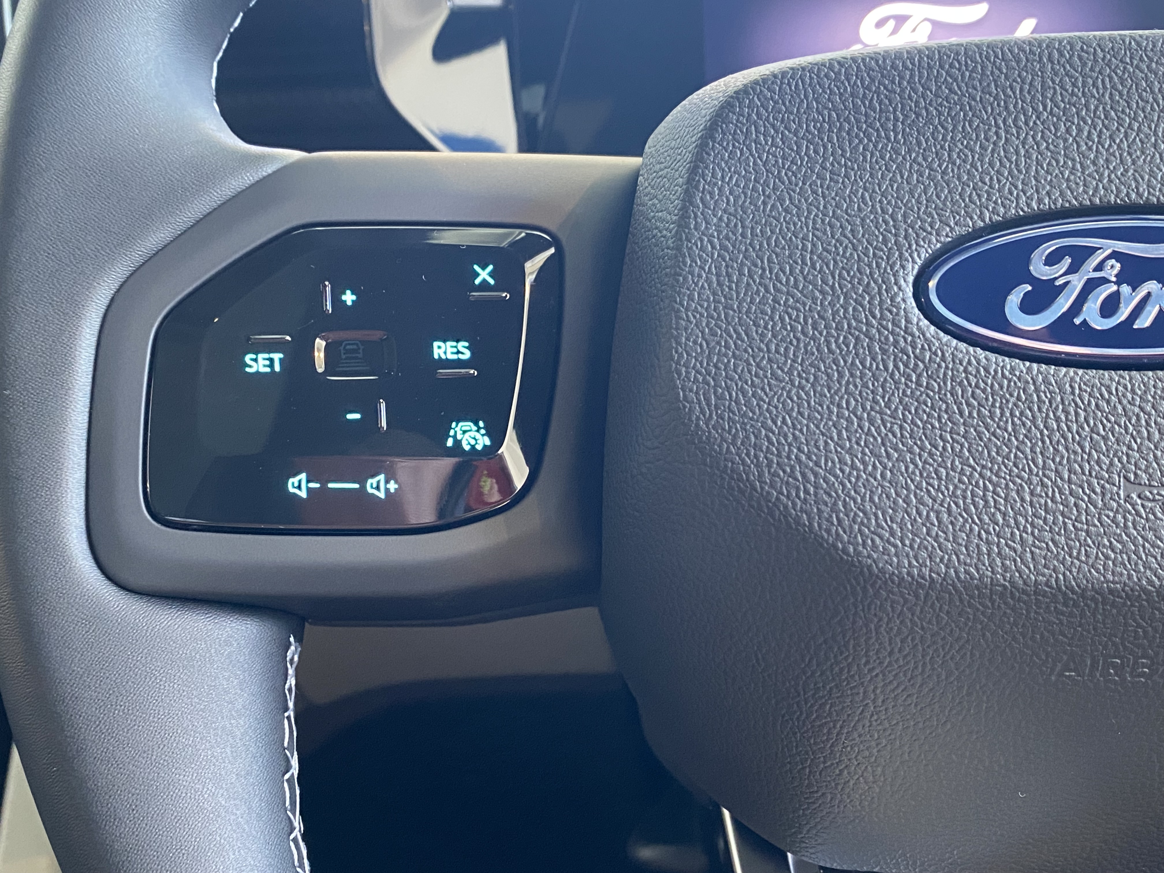 FORD EXPLORER 210KW PREMIUM 77KWH 5DR AUTO