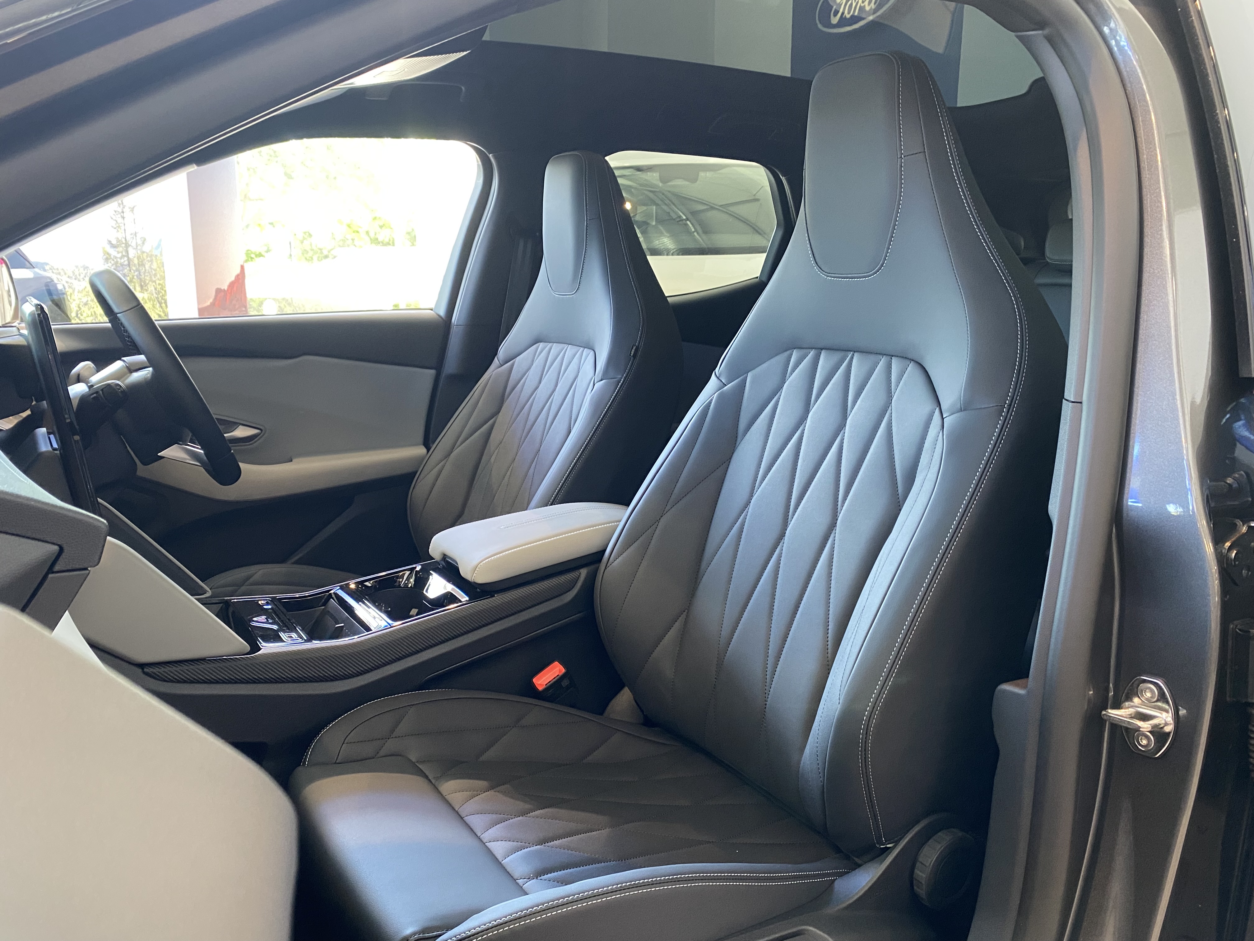 FORD EXPLORER 210KW PREMIUM 77KWH 5DR AUTO