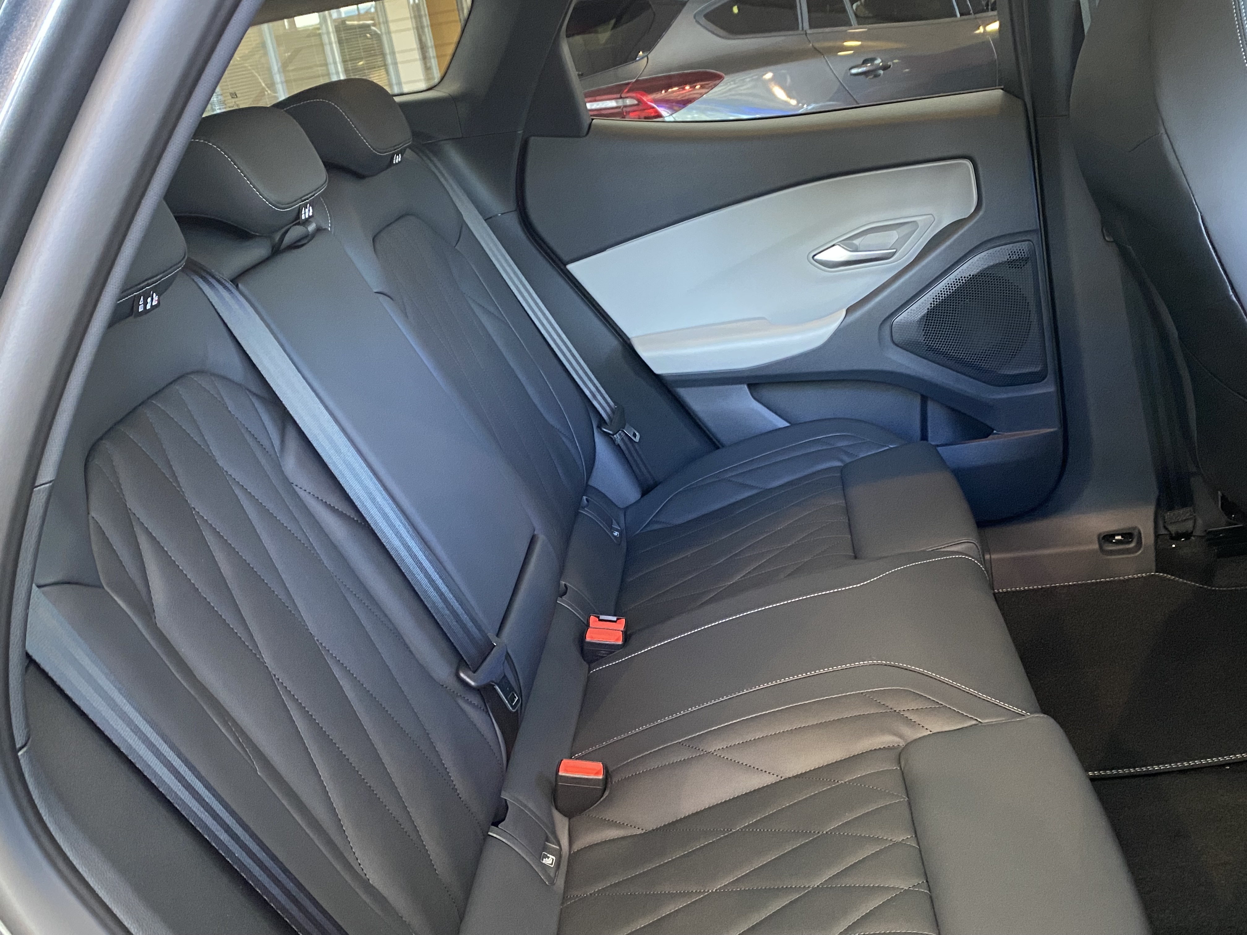 FORD EXPLORER 210KW PREMIUM 77KWH 5DR AUTO