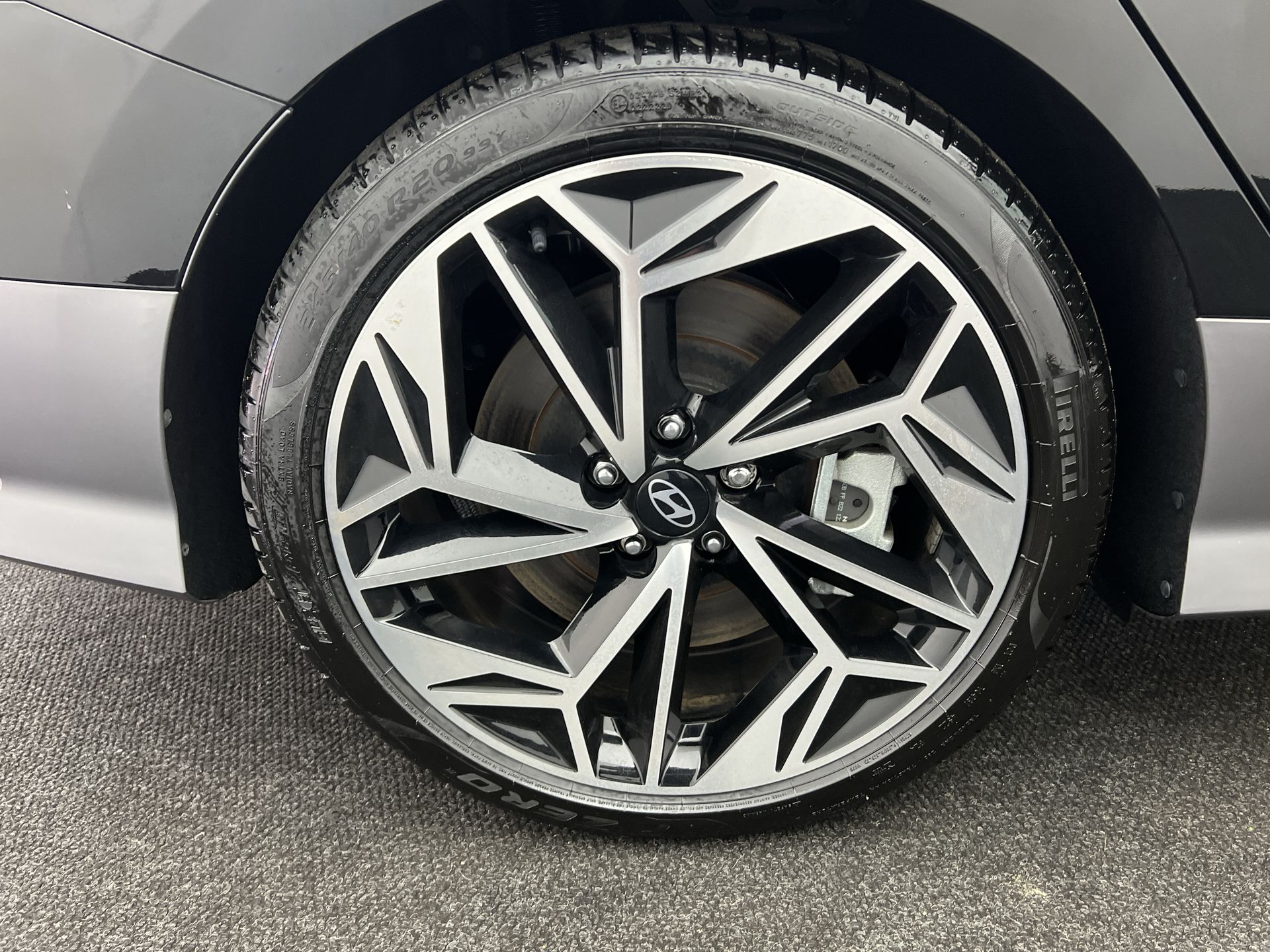 77KWH AWD