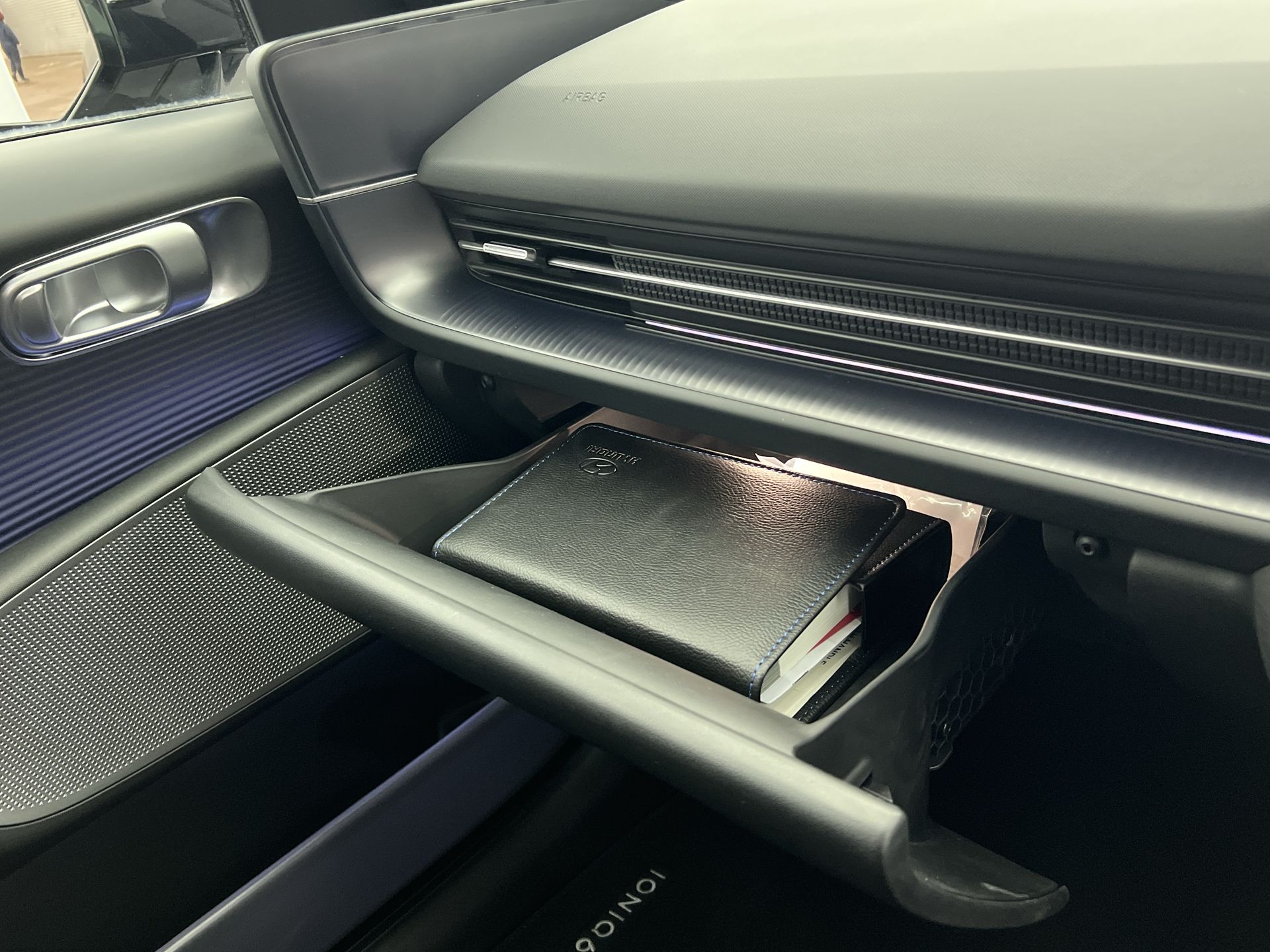 77KWH AWD