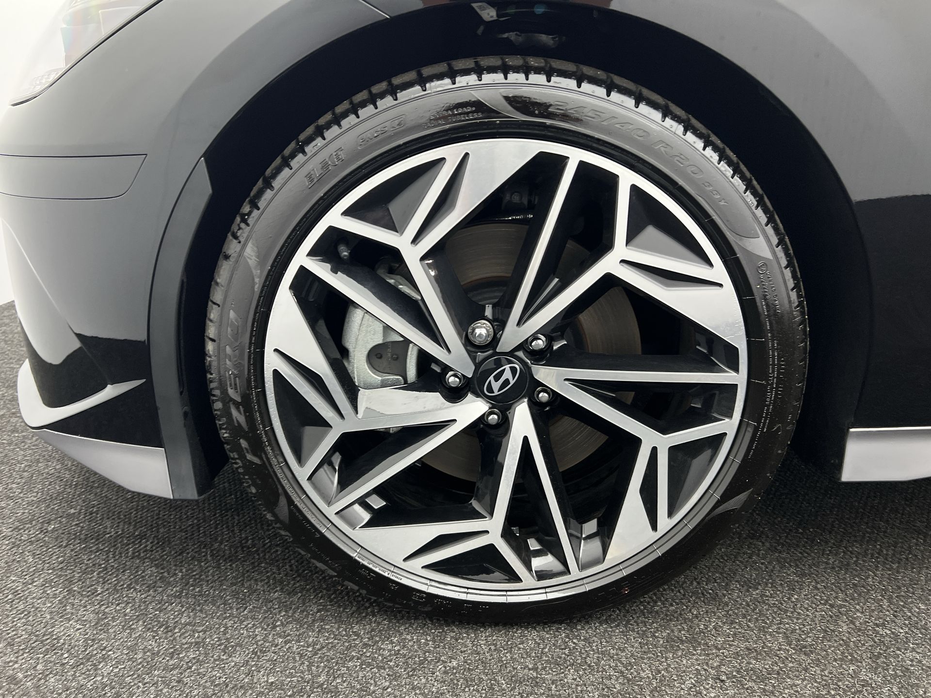 77KWH AWD