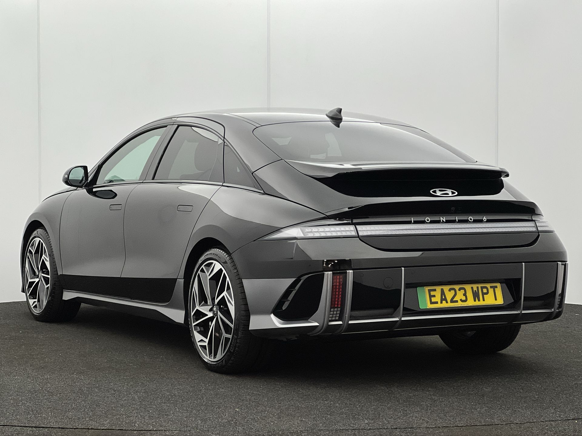 77KWH AWD