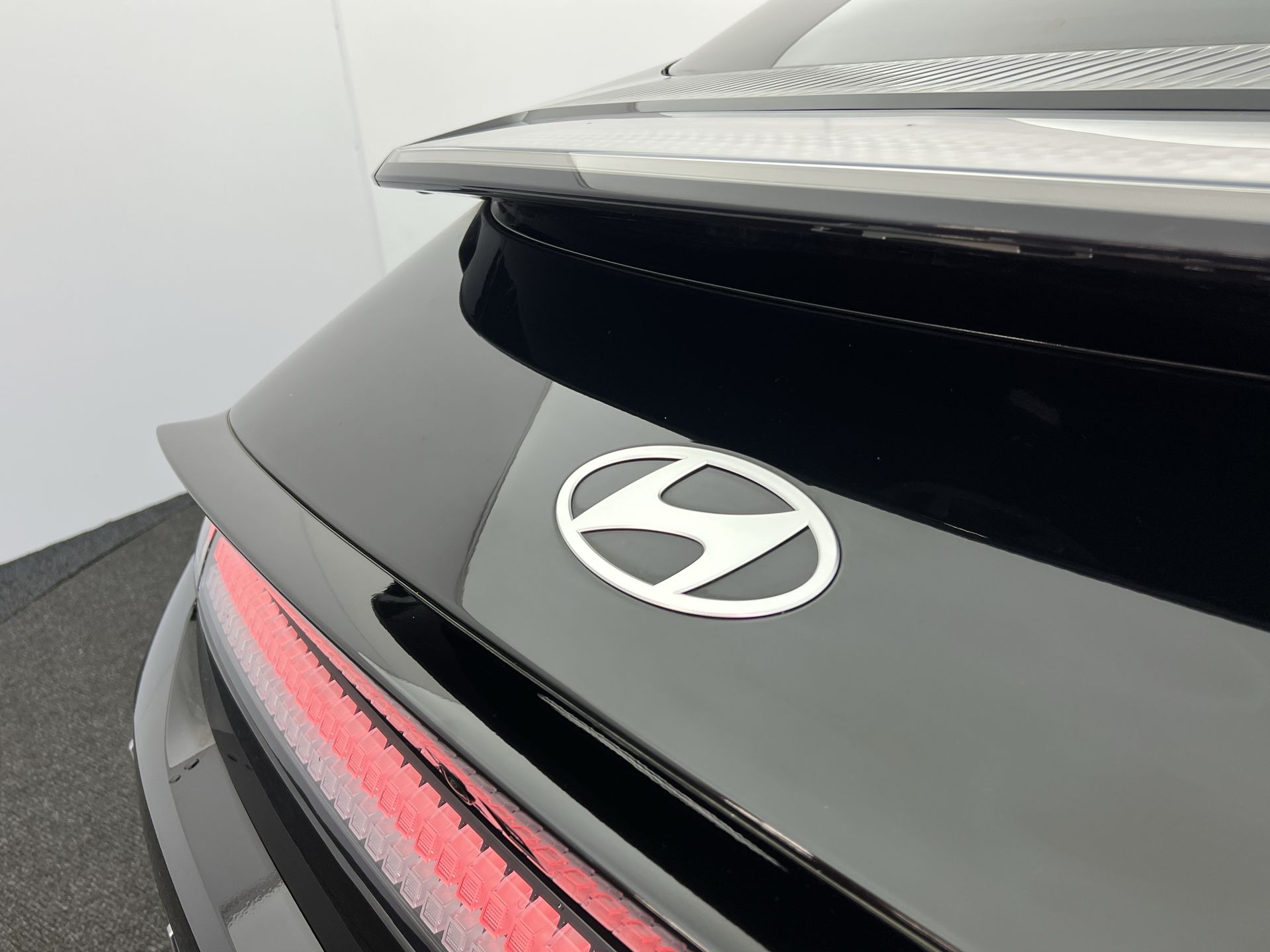 77KWH AWD