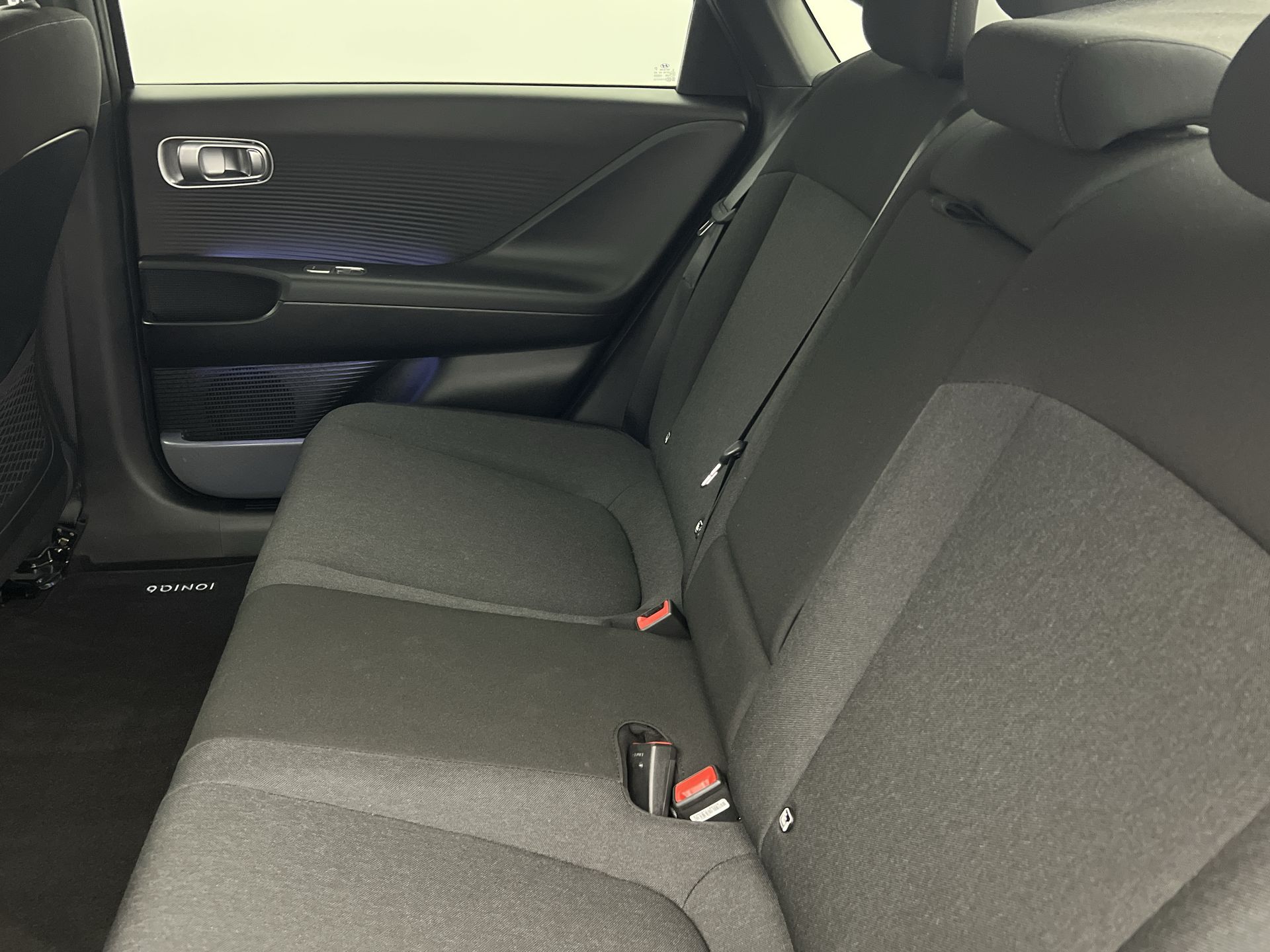 77KWH AWD