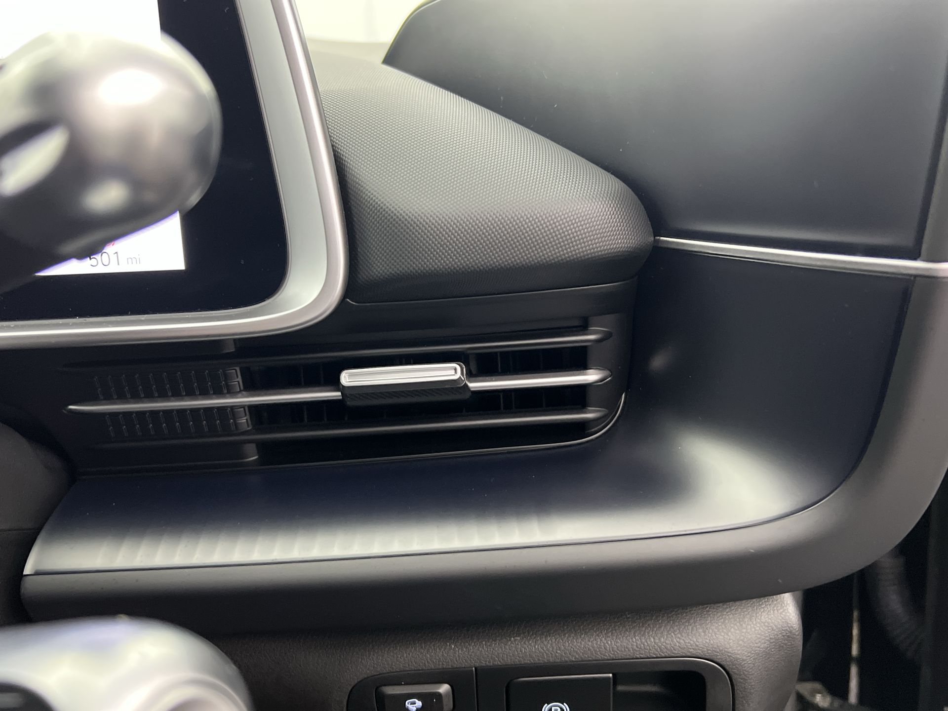 77KWH AWD