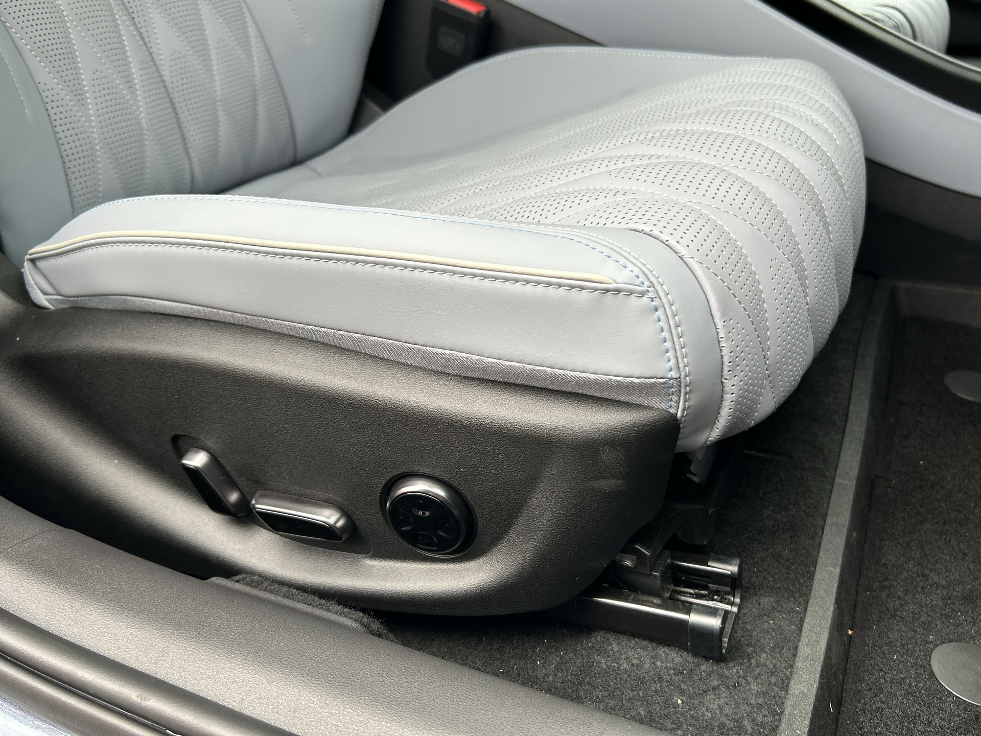 SEAL 390KW EXCELLENCE AWD 83KWH 4DR AUTO SALOON