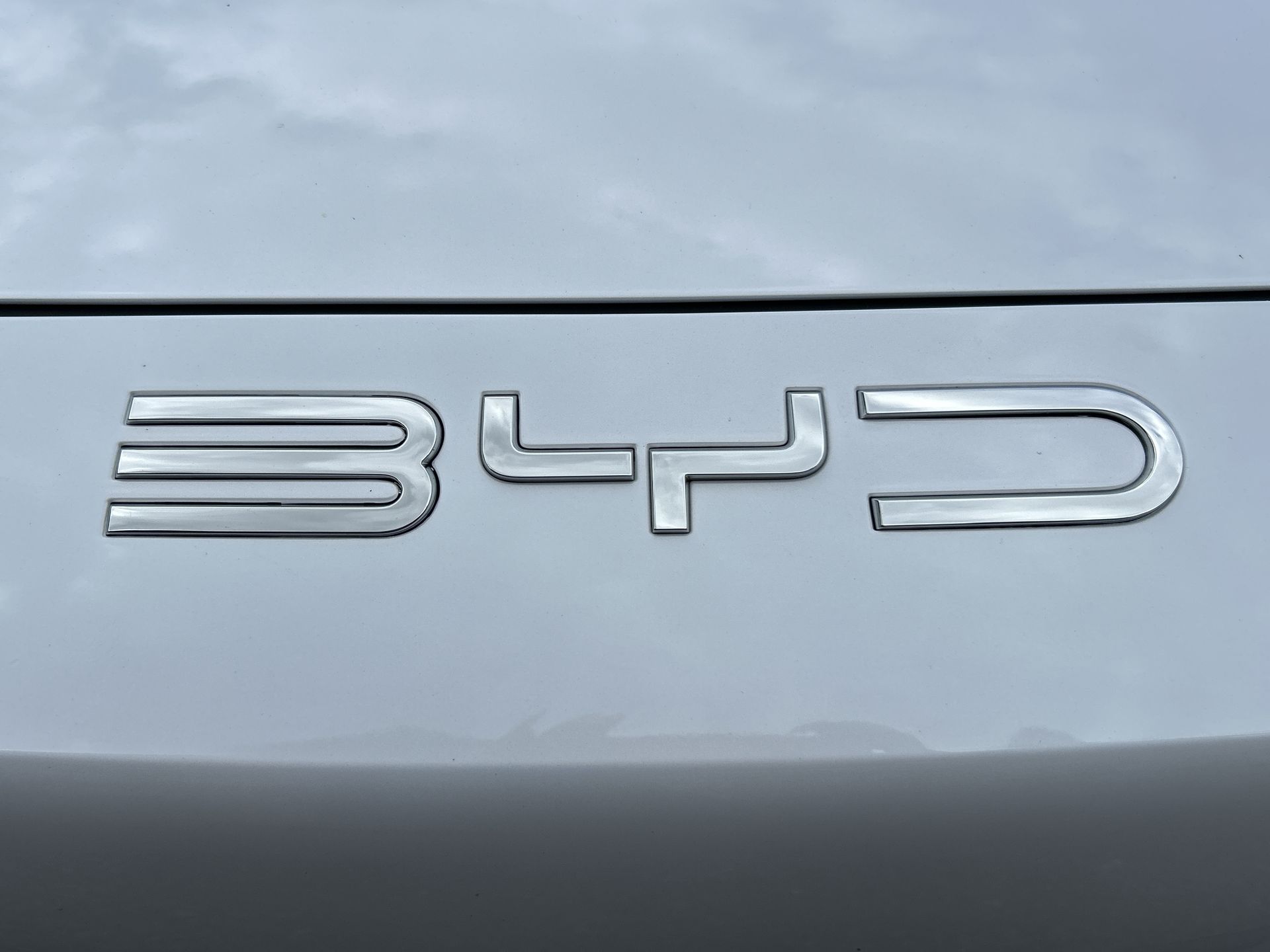 AWD 83KWH