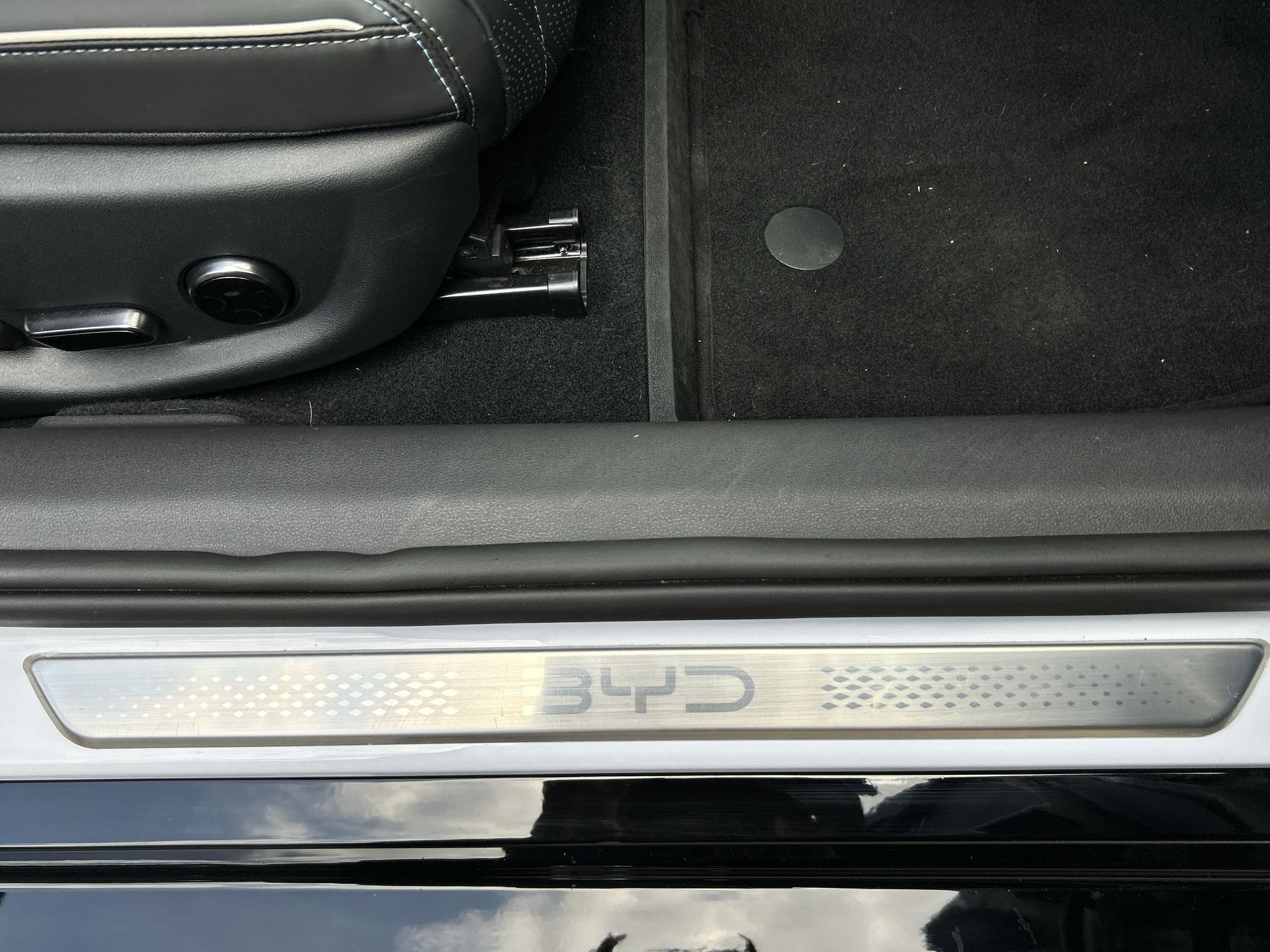 AWD 83KWH