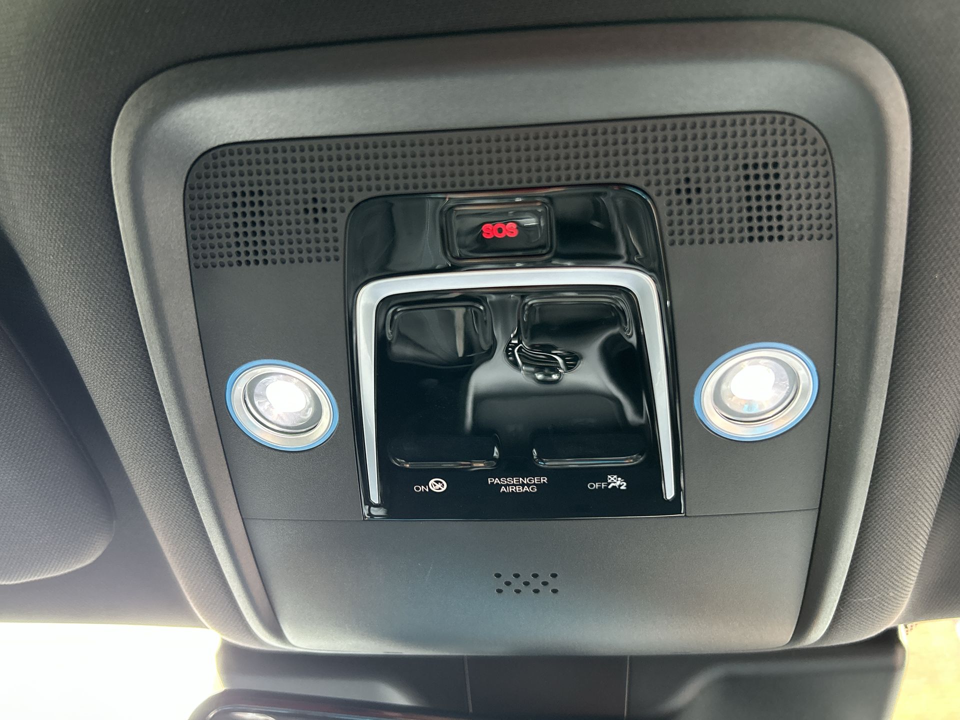 AWD 83KWH