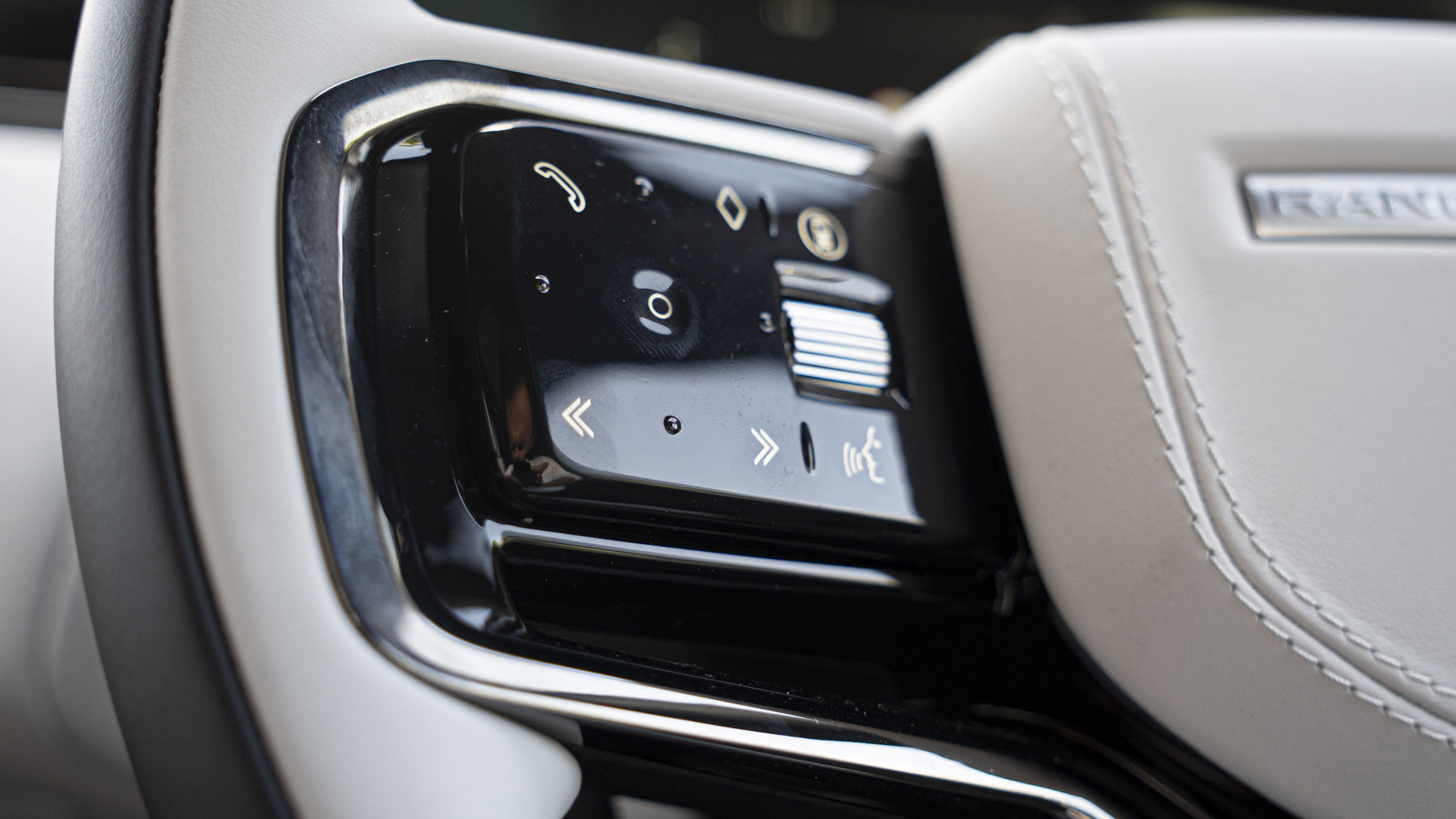 Land Rover RANGE ROVER SPORT, SUV, Santorini Black.
