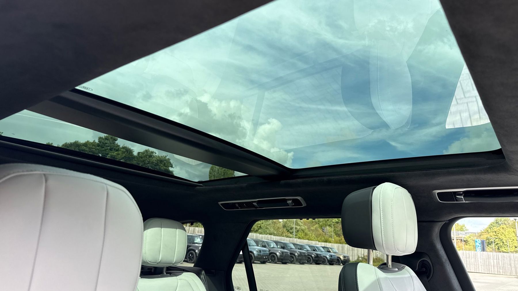 Land Rover RANGE ROVER SPORT, SUV, Santorini Black.