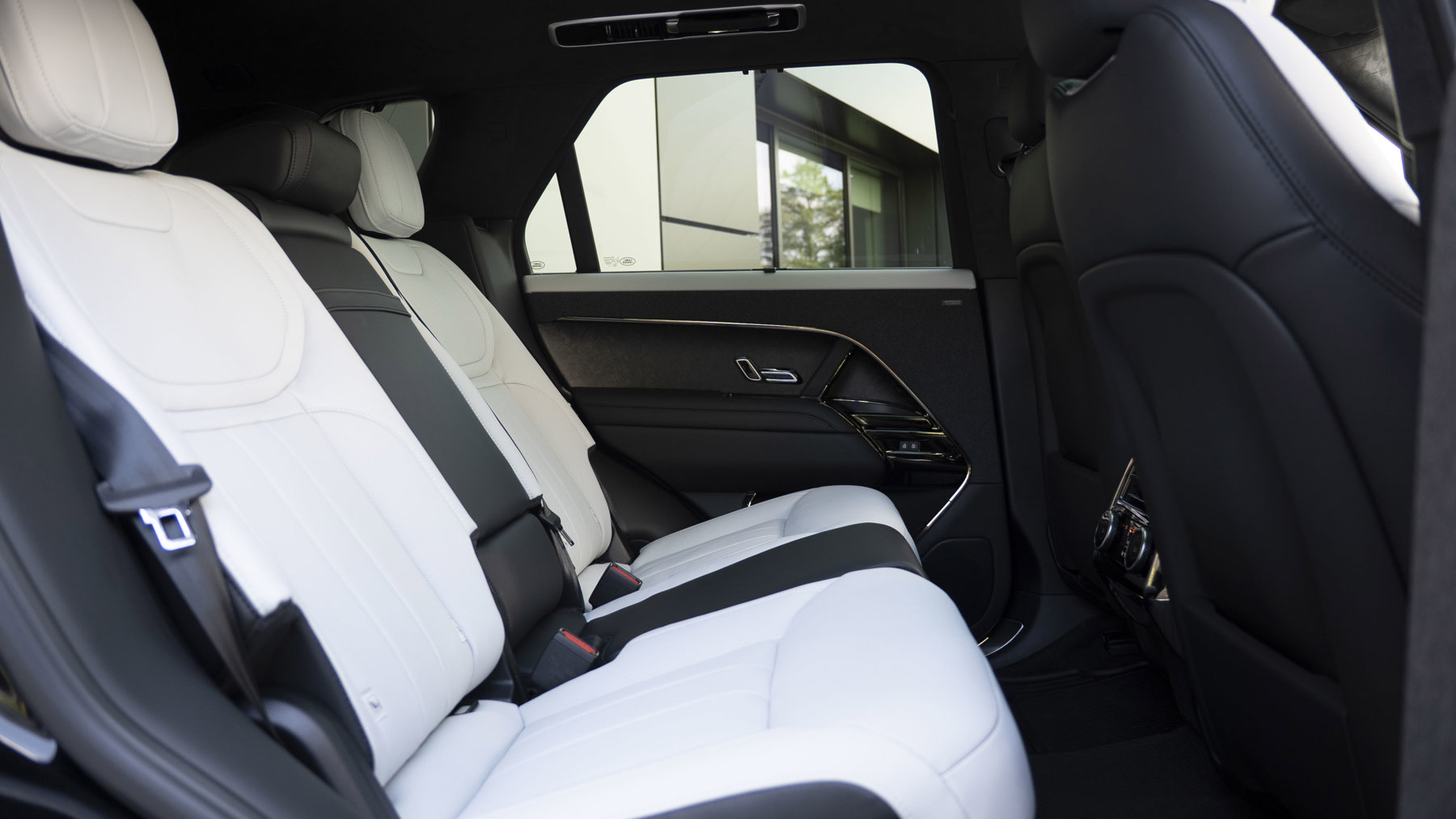Land Rover RANGE ROVER SPORT, SUV, Santorini Black.