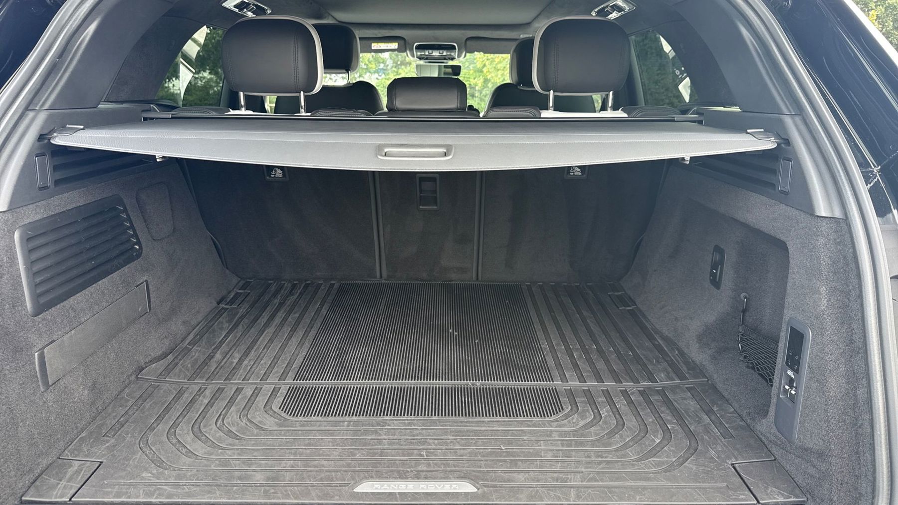 Land Rover RANGE ROVER SPORT, SUV, Santorini Black.
