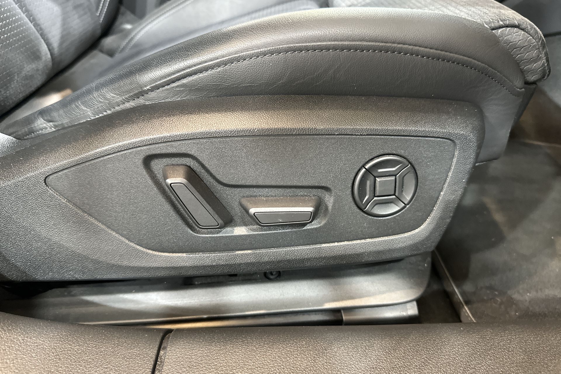 55 TFSI QUATTRO S TRONIC C+S PACK