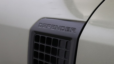 LAND ROVER DEFENDER 110