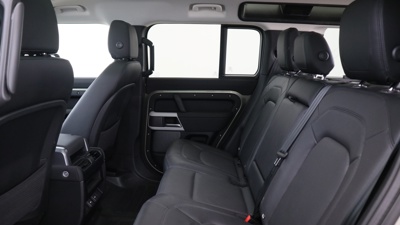 LAND ROVER DEFENDER 110
