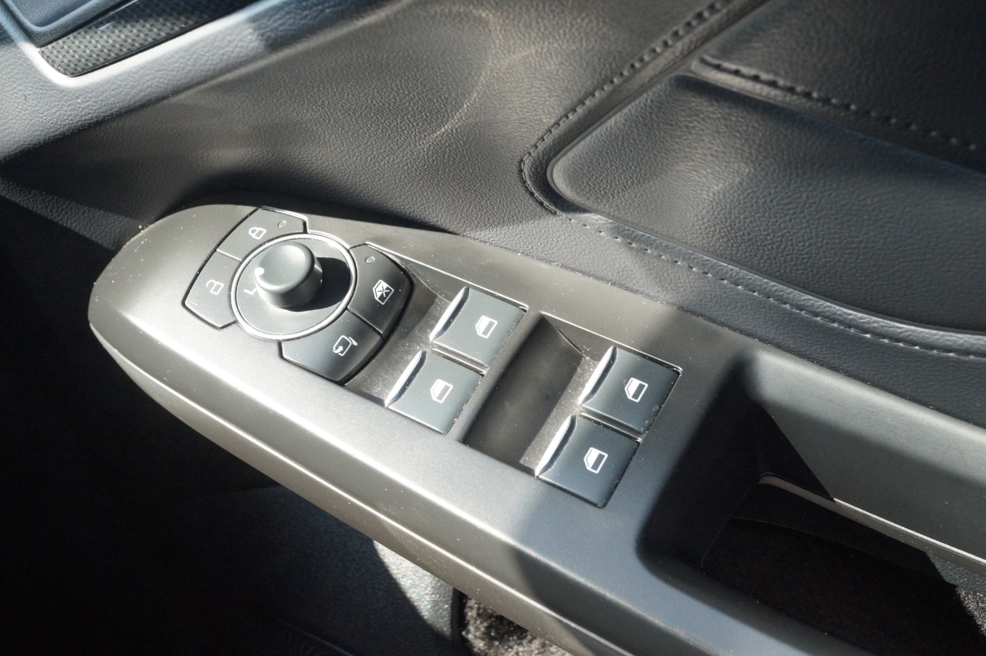 ECOBOOST HYBRID MHEV 155