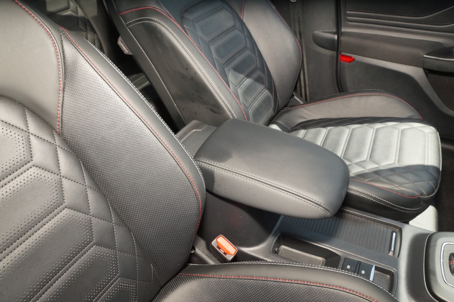 ECOBOOST HYBRID MHEV 155
