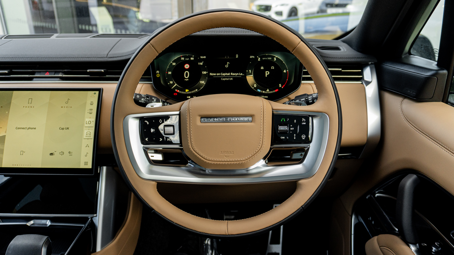 RANGE ROVER 3.0 D300 HSE 4DR AUTO ESTATE
