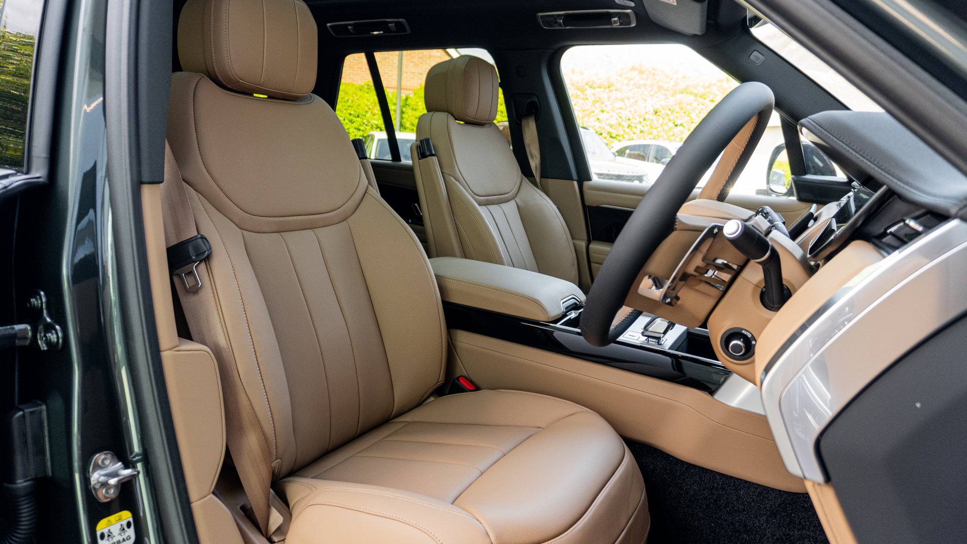 RANGE ROVER 3.0 D300 HSE 4DR AUTO ESTATE