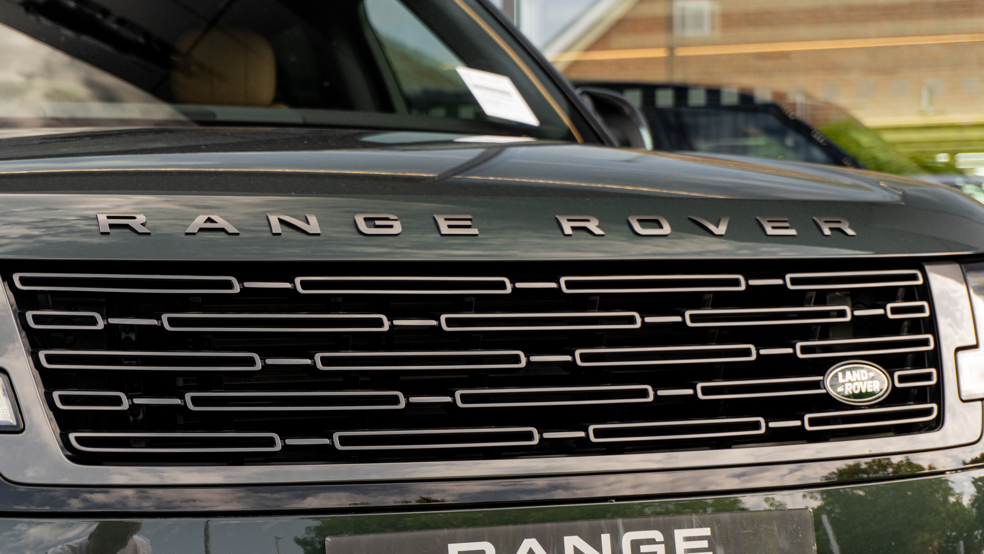 RANGE ROVER 3.0 D300 HSE 4DR AUTO ESTATE