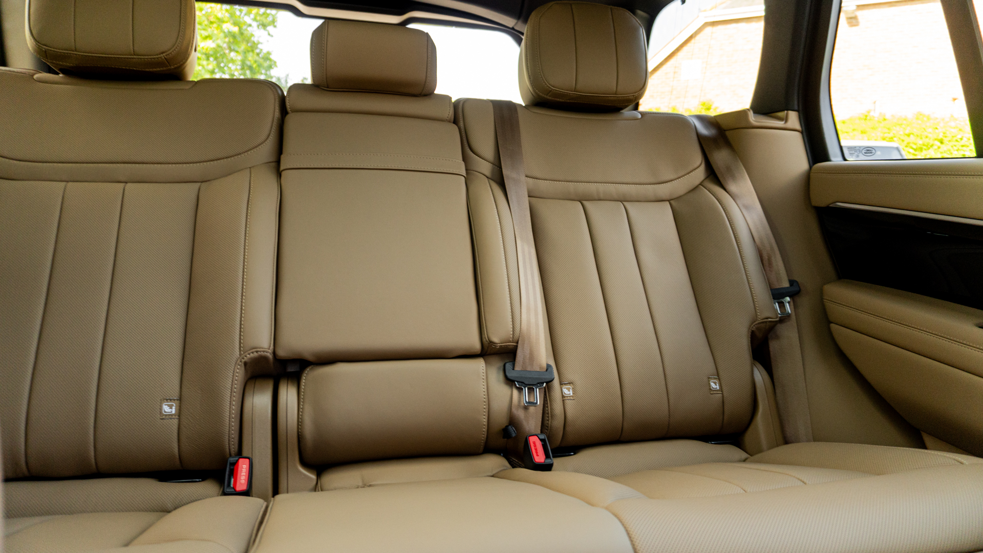 RANGE ROVER 3.0 D300 HSE 4DR AUTO ESTATE