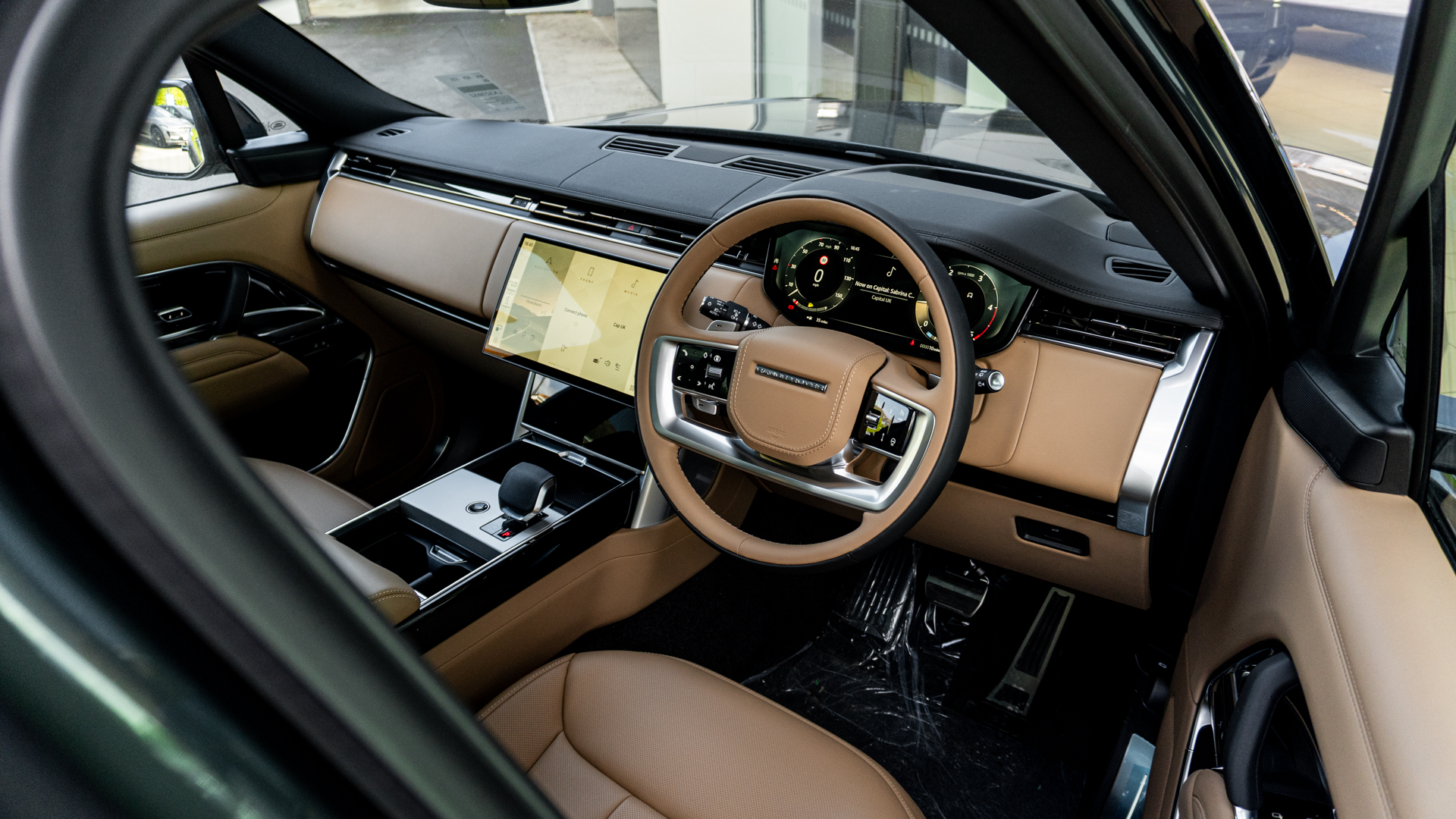 RANGE ROVER 3.0 D300 HSE 4DR AUTO ESTATE