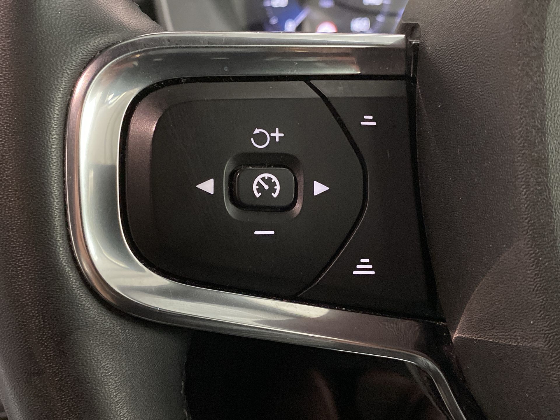 T4 RECHARGE PHEV BRIGHT