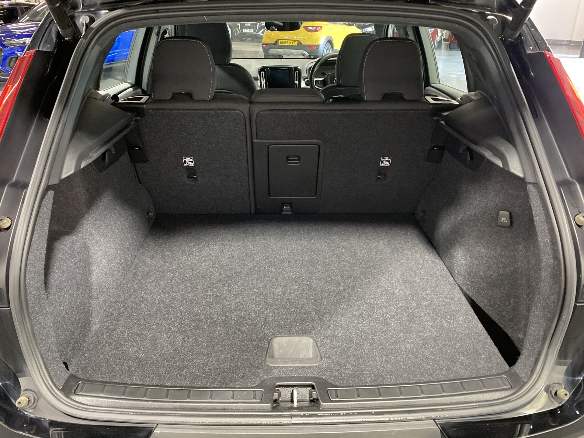 T4 RECHARGE PHEV BRIGHT