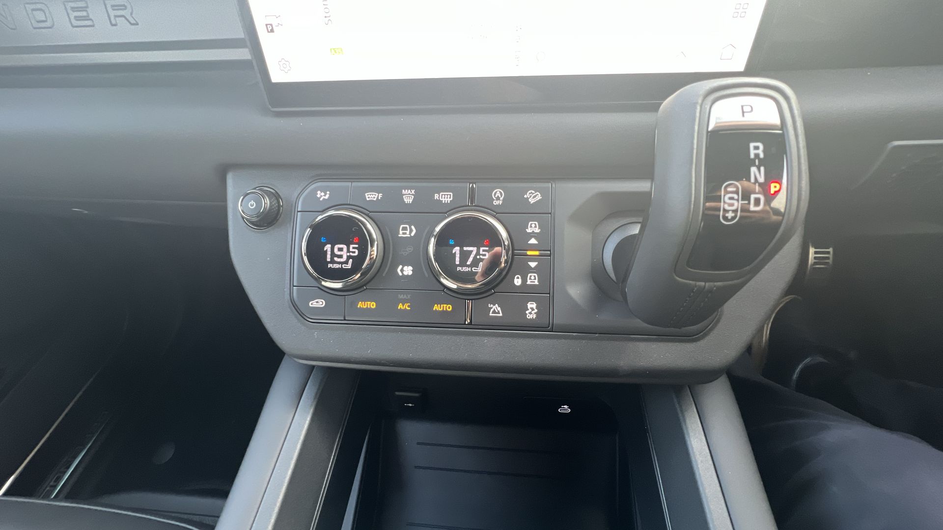 DEFENDER 4.4 P635 OCTA 110 5DR AUTO ESTATE