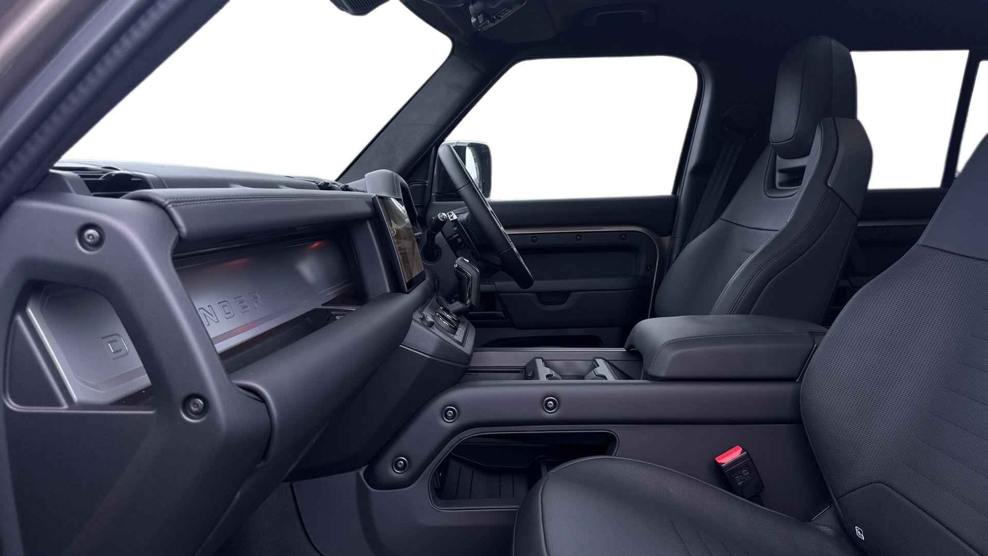 DEFENDER 4.4 P635 OCTA 110 5DR AUTO ESTATE