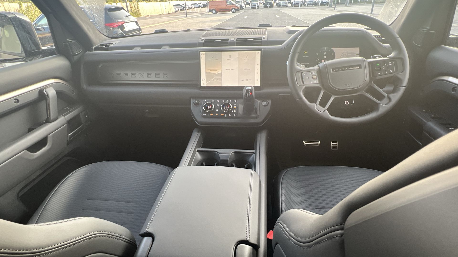 DEFENDER 4.4 P635 OCTA 110 5DR AUTO ESTATE
