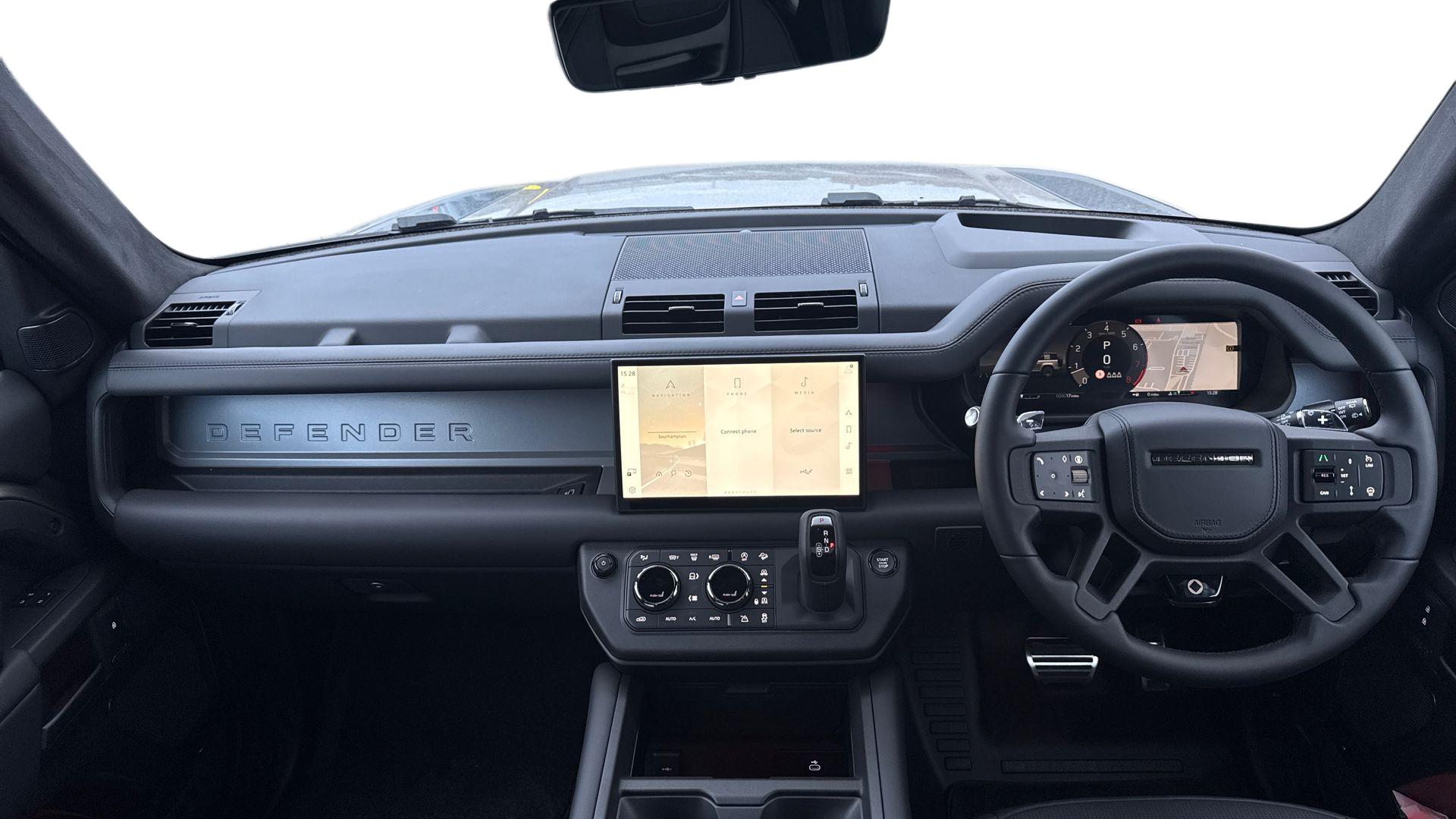 DEFENDER 4.4 P635 OCTA 110 5DR AUTO ESTATE