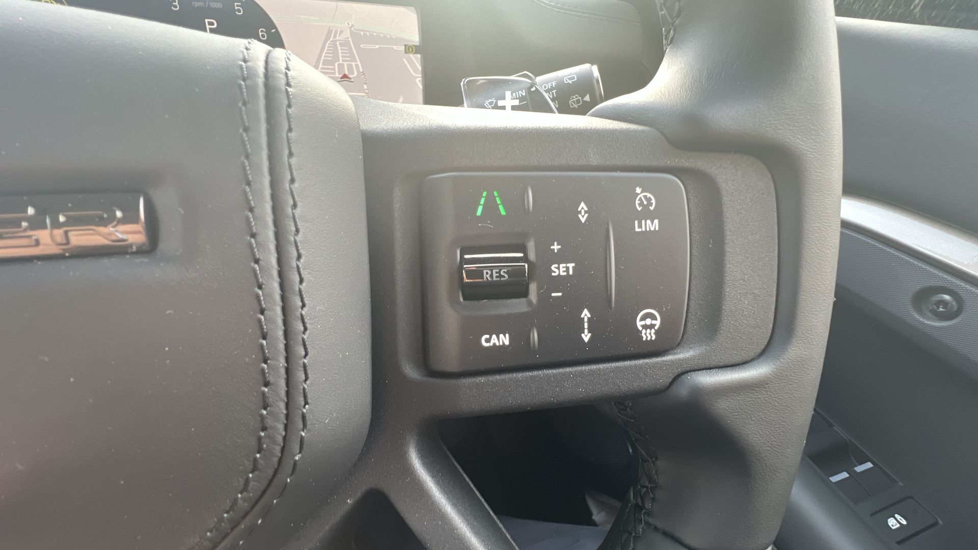 DEFENDER 4.4 P635 OCTA 110 5DR AUTO ESTATE