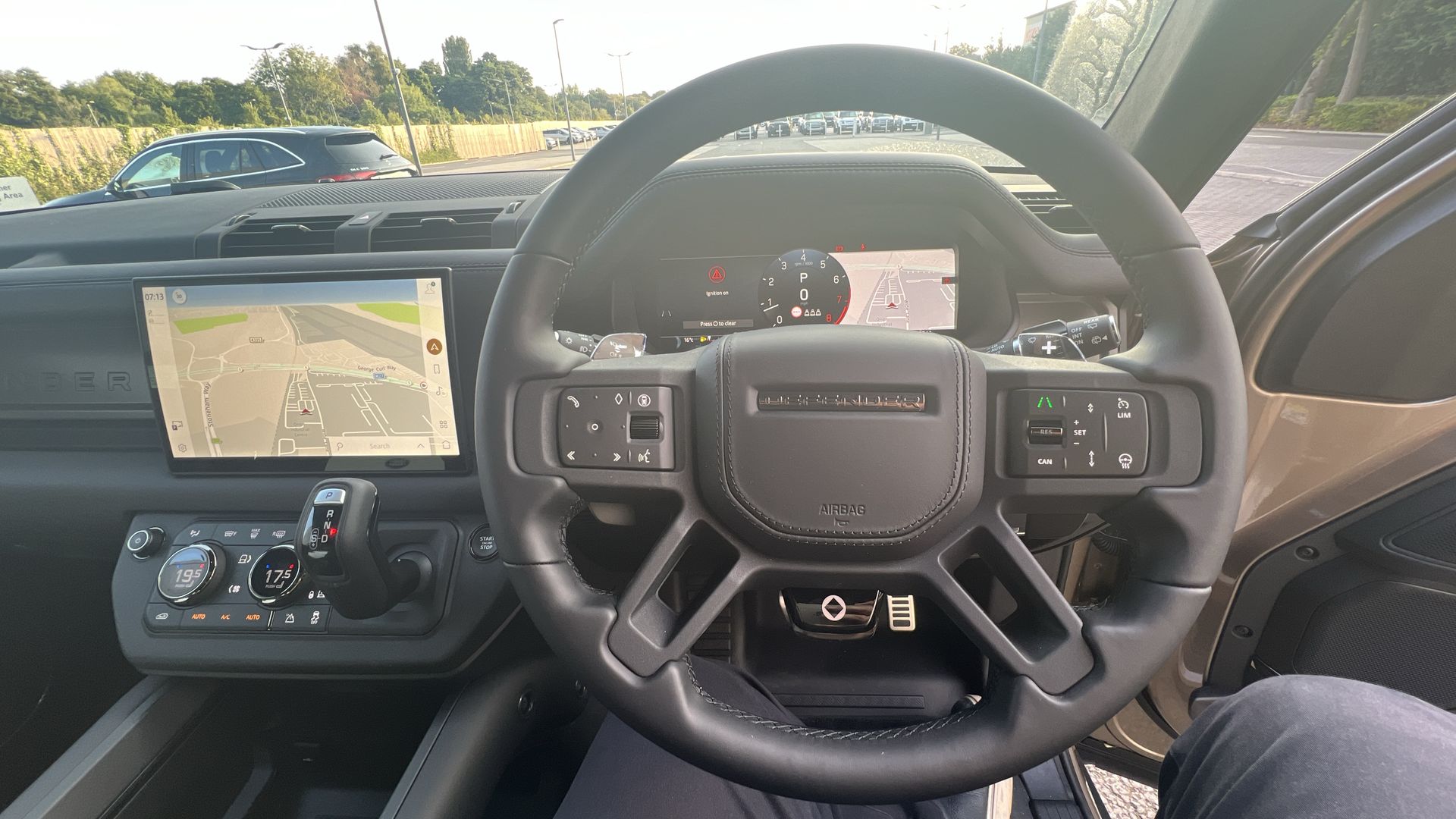 DEFENDER 4.4 P635 OCTA 110 5DR AUTO ESTATE