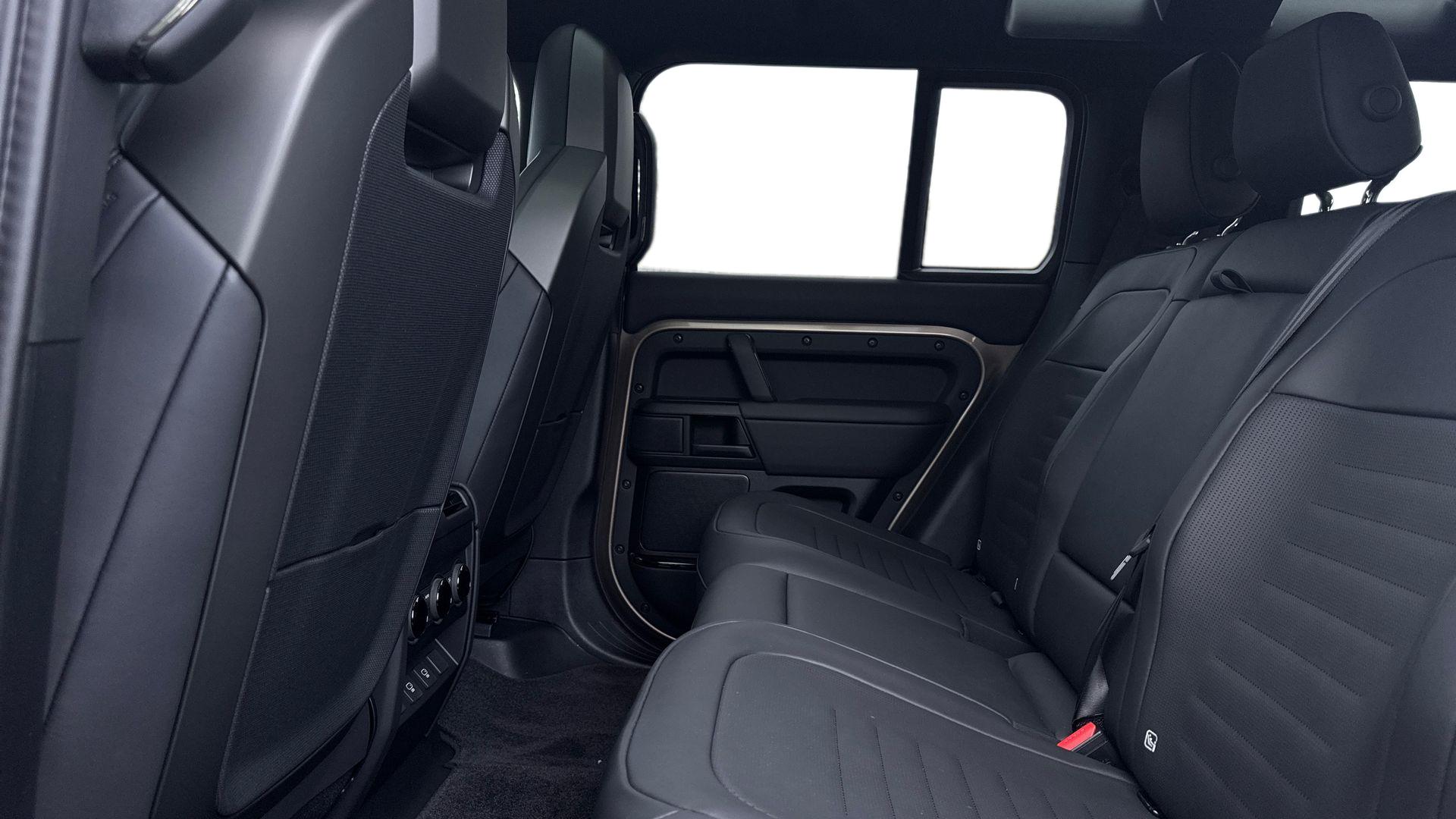 DEFENDER 4.4 P635 OCTA 110 5DR AUTO ESTATE