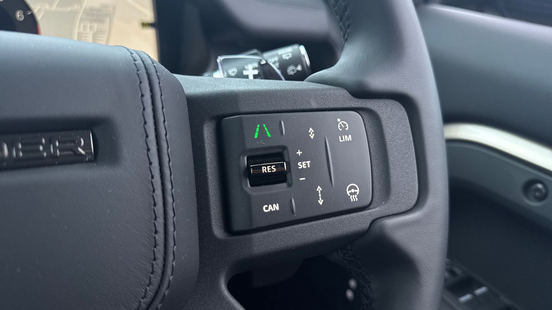 DEFENDER 4.4 P635 OCTA 110 5DR AUTO ESTATE