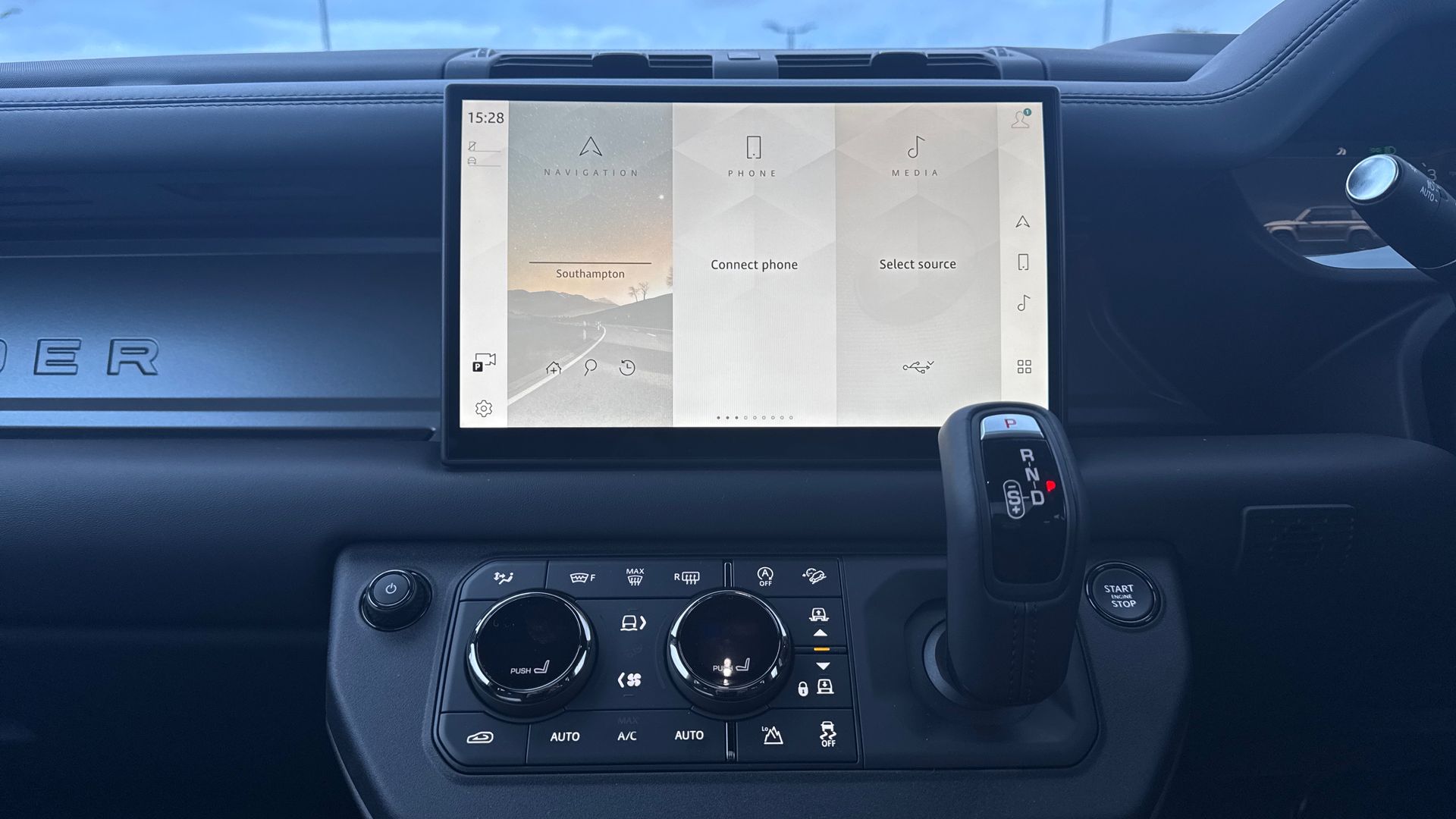 DEFENDER 4.4 P635 OCTA 110 5DR AUTO ESTATE