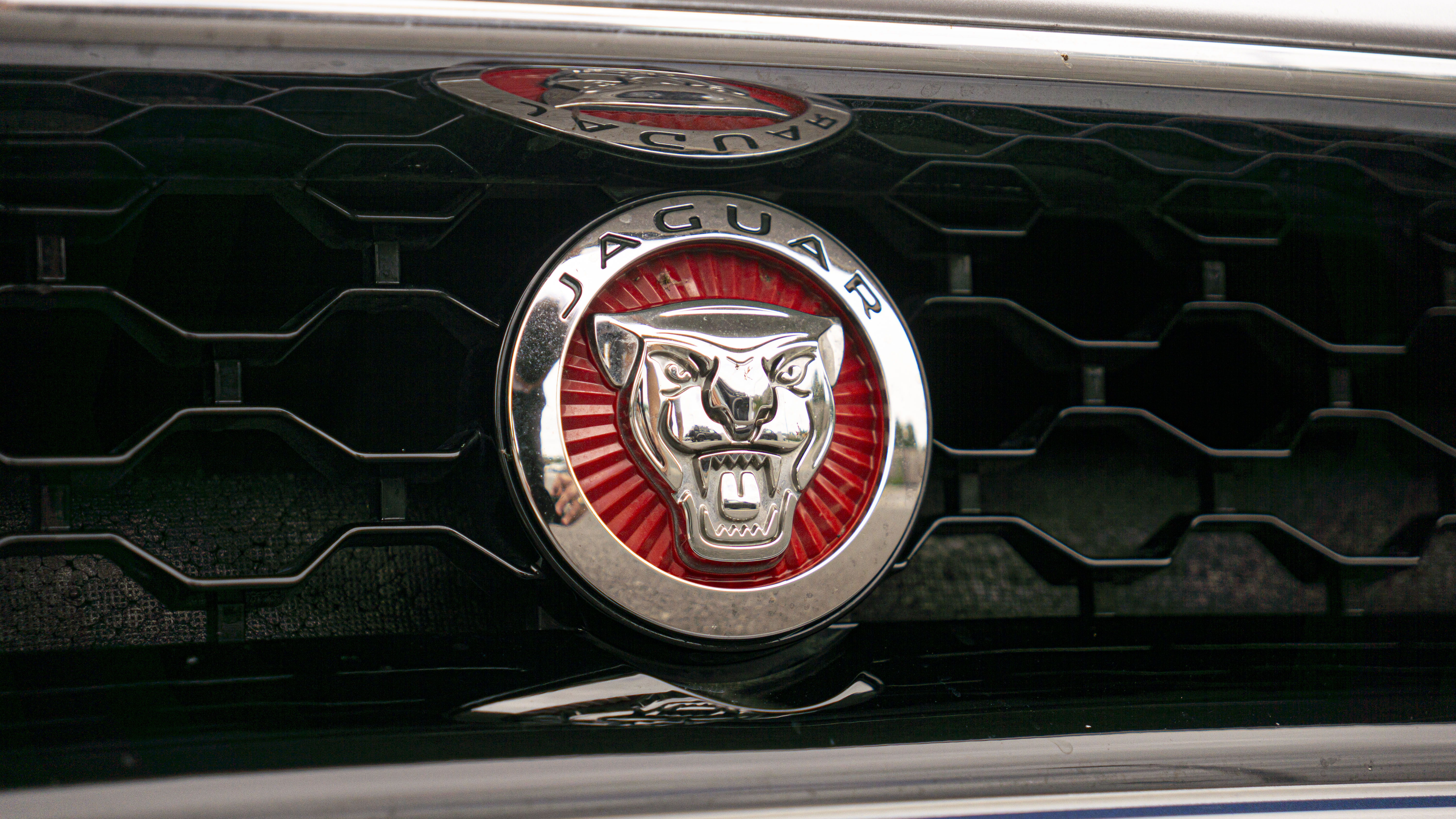 V8 SUPERCHARGED