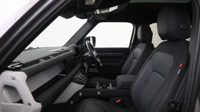 LAND ROVER DEFENDER 110