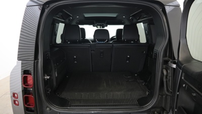LAND ROVER DEFENDER 110