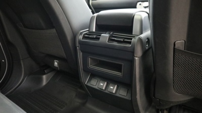 LAND ROVER DEFENDER 110