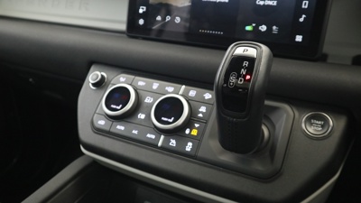LAND ROVER DEFENDER 110