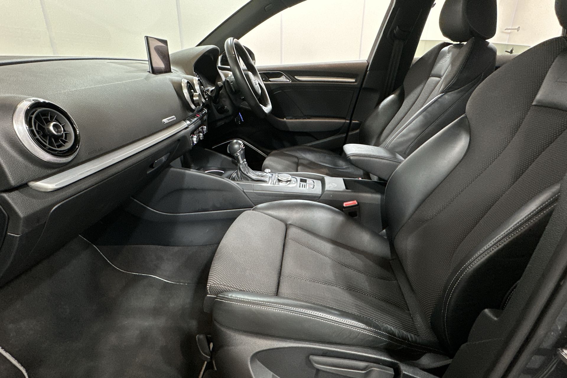35 TFSI S TRONIC