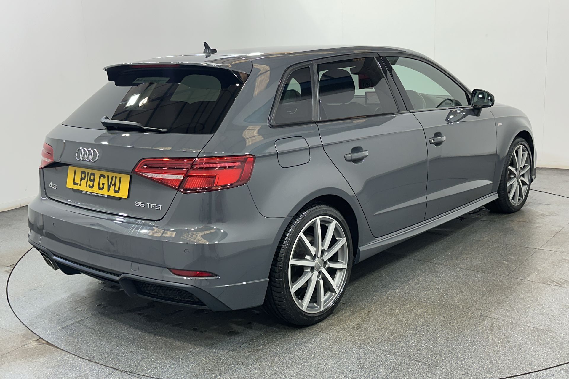 35 TFSI S TRONIC
