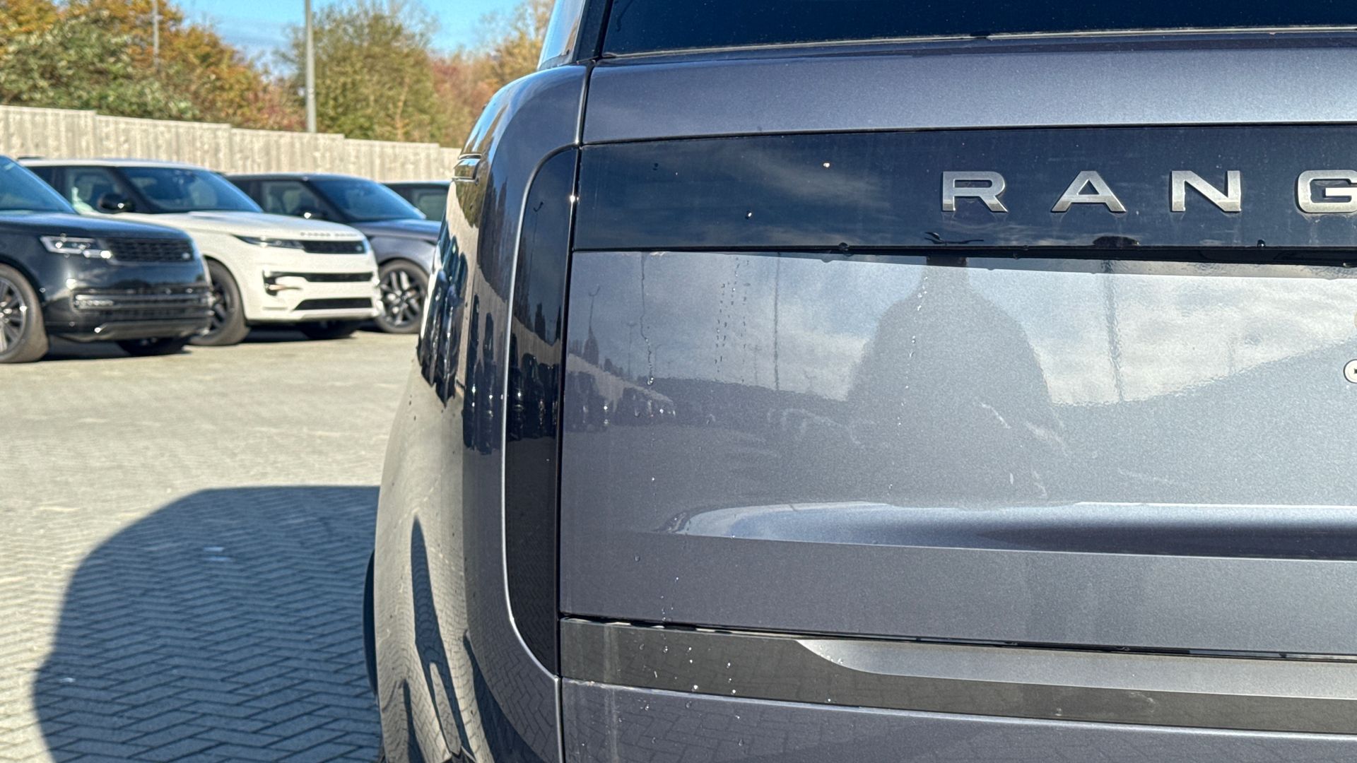 RANGE ROVER 3.0 D300 SE 4DR AUTO ESTATE