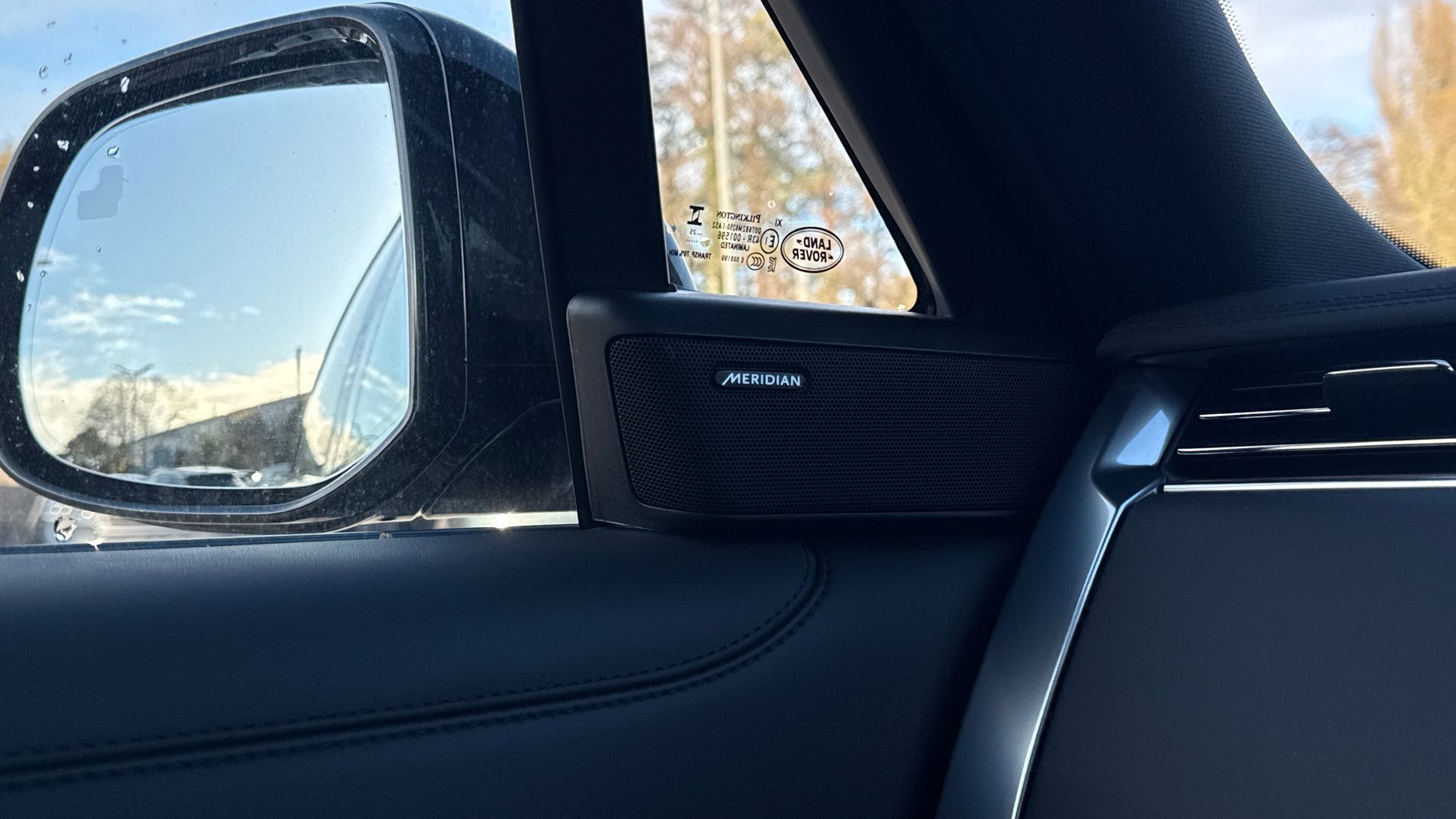 RANGE ROVER 3.0 D300 SE 4DR AUTO ESTATE