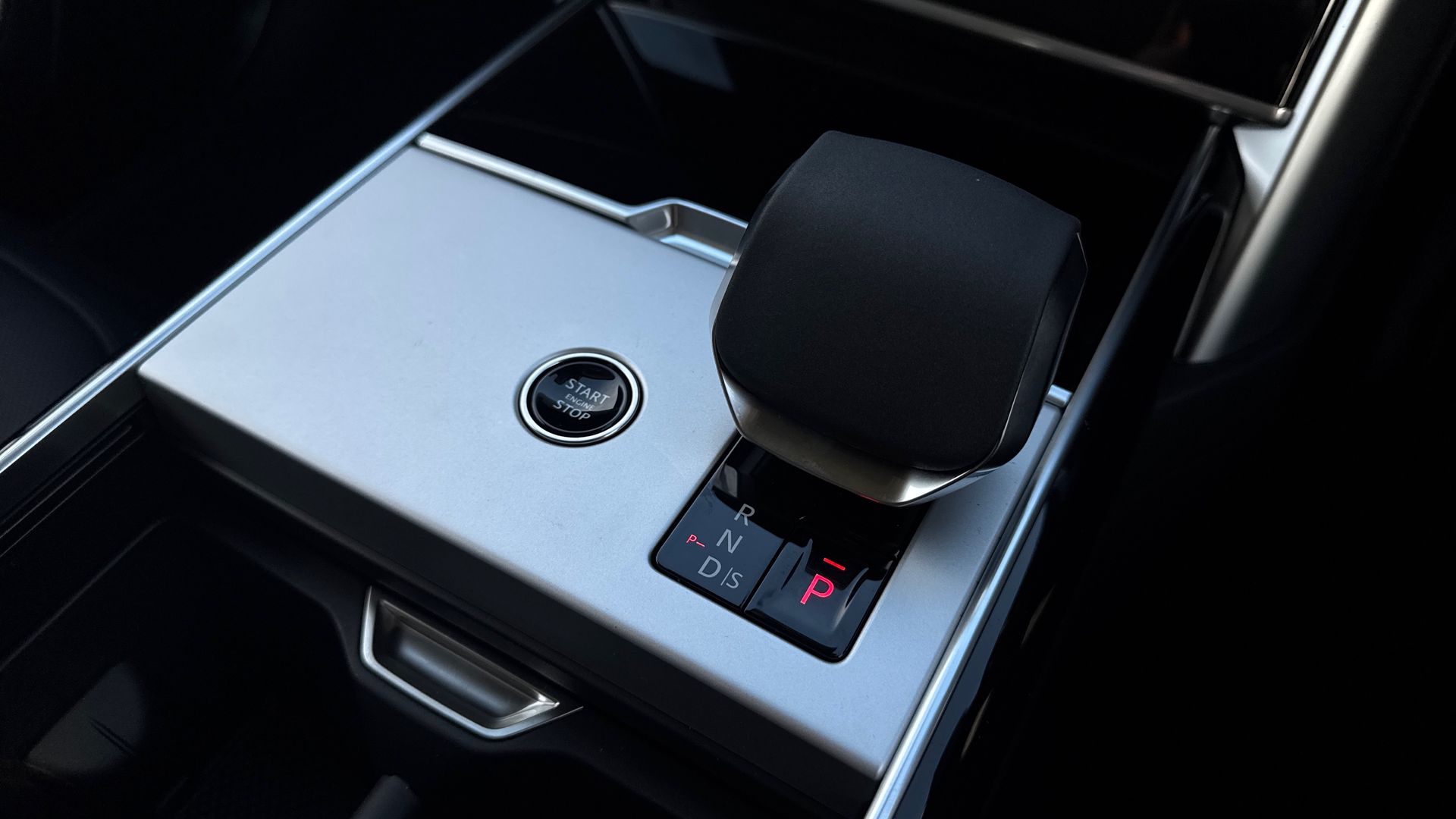 RANGE ROVER 3.0 D300 SE 4DR AUTO ESTATE