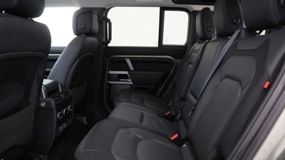 LAND ROVER DEFENDER 110